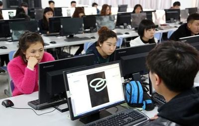 計(jì)算機(jī)專業(yè) 考研深造與職場(chǎng)就業(yè)的平衡藝術(shù)——技術(shù)迭代中的學(xué)歷與經(jīng)驗(yàn)博弈